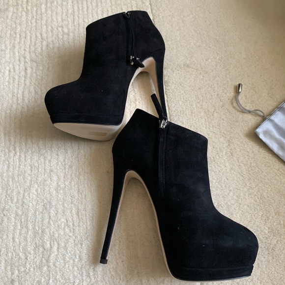 NWT Giuseppe Zanotti Black Suede Booties. Size 38 - Picture 3 of 7